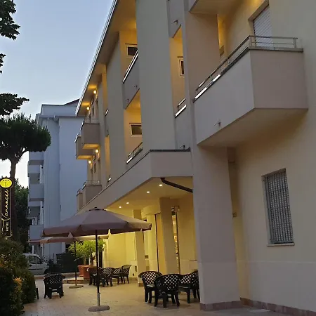 Vannucci Hotel