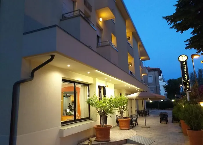 Vannucci 3* リミニ