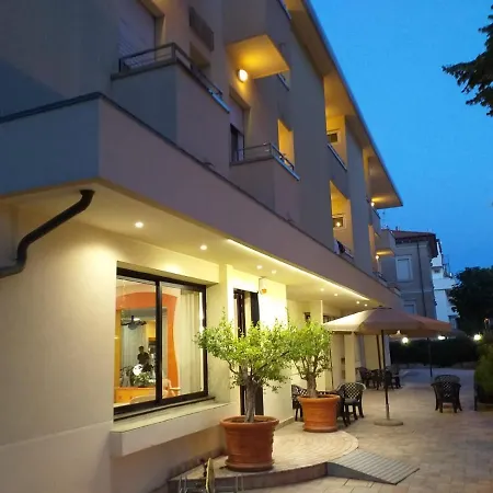 Vannucci 3* רימיני